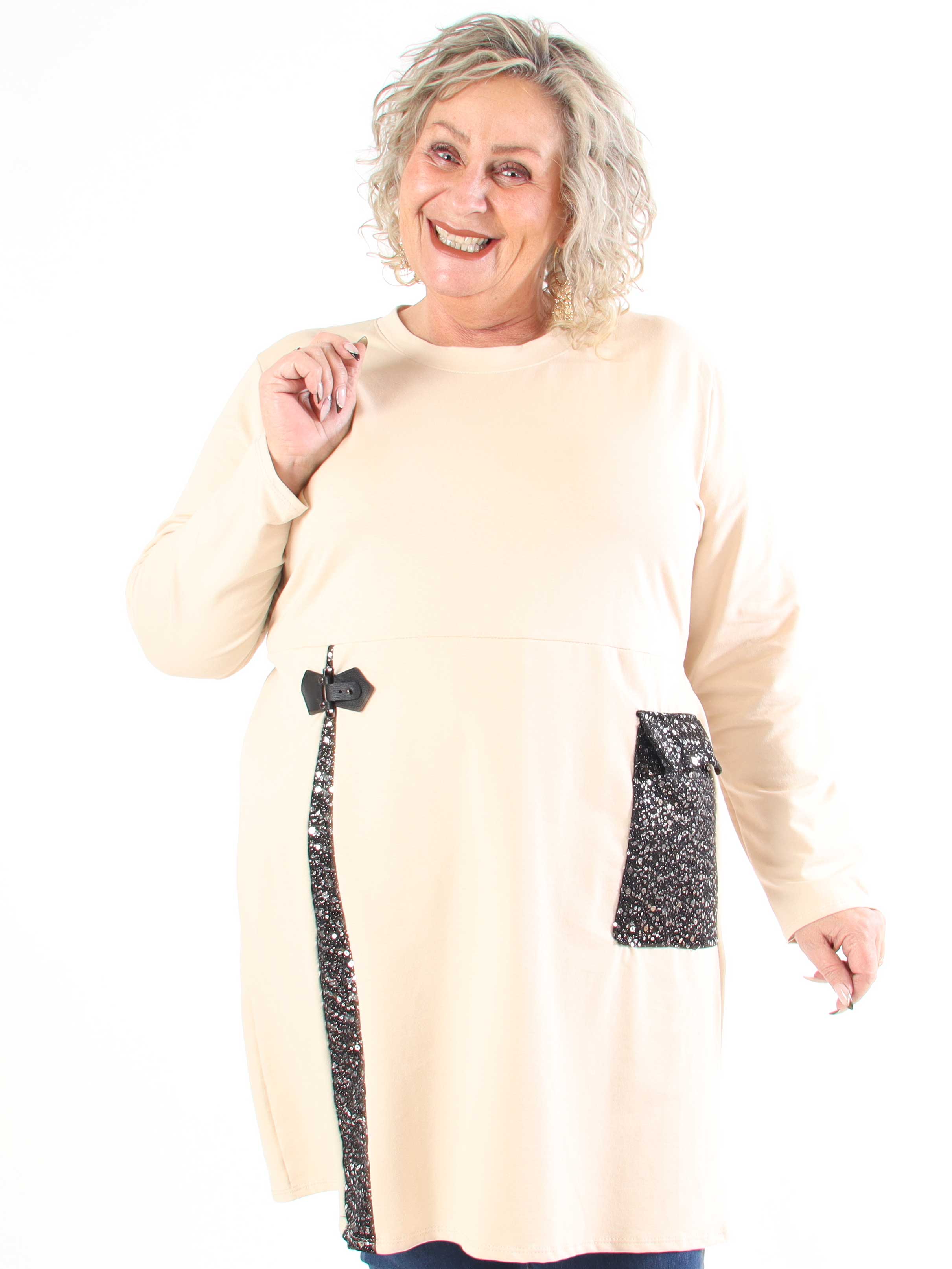 Micha - Plus size-klänning i bomull utsmyckad med paljetter